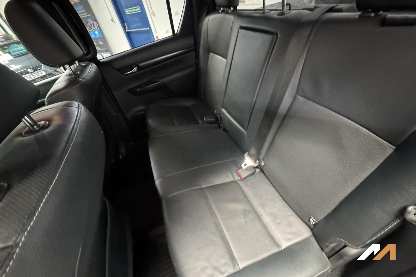 Toyota Hilux 2.4 Invincible X Pickup (2016 - 2020)