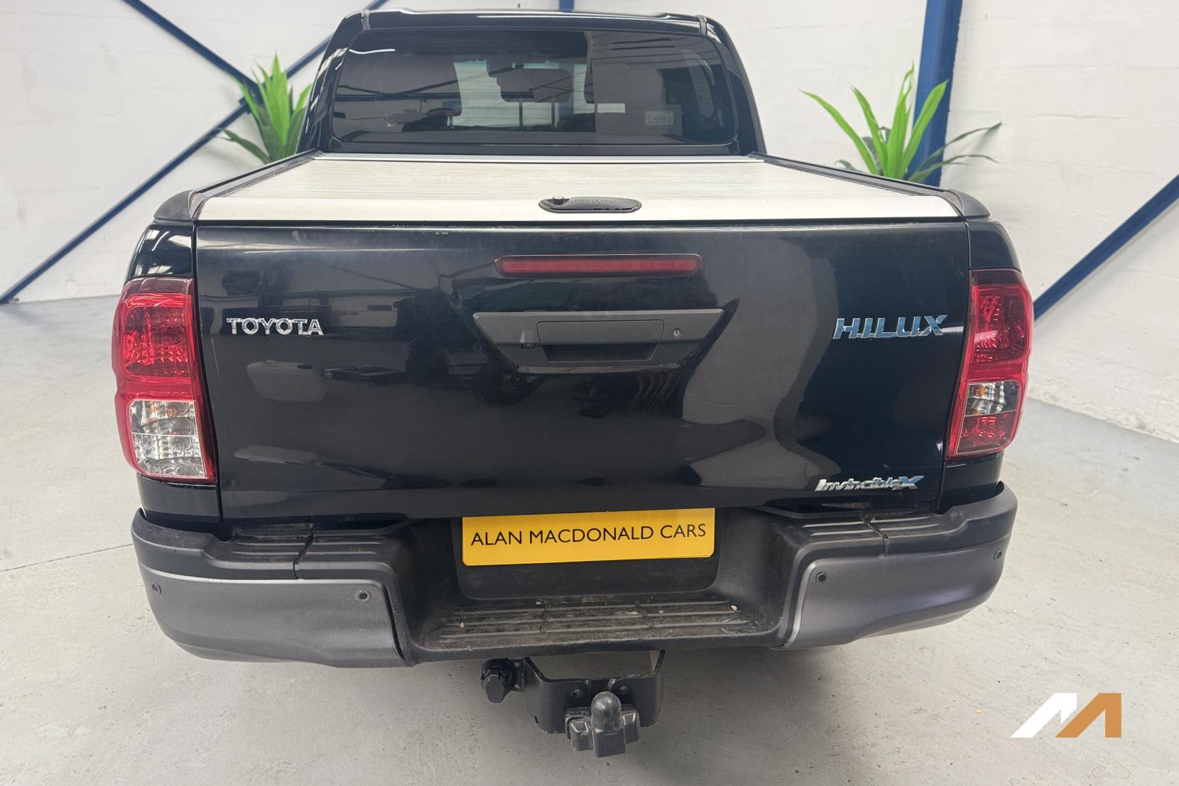 Toyota Hilux 2.4 Invincible X Pickup (2016 - 2020)