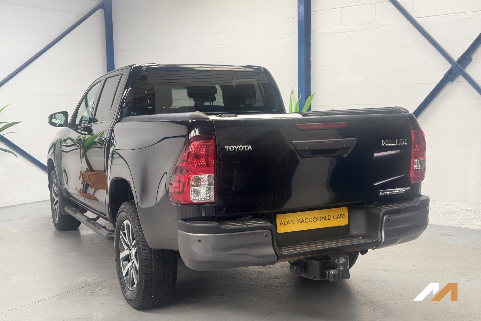 Toyota Hilux 2.4 Invincible X Pickup (2016 - 2020)