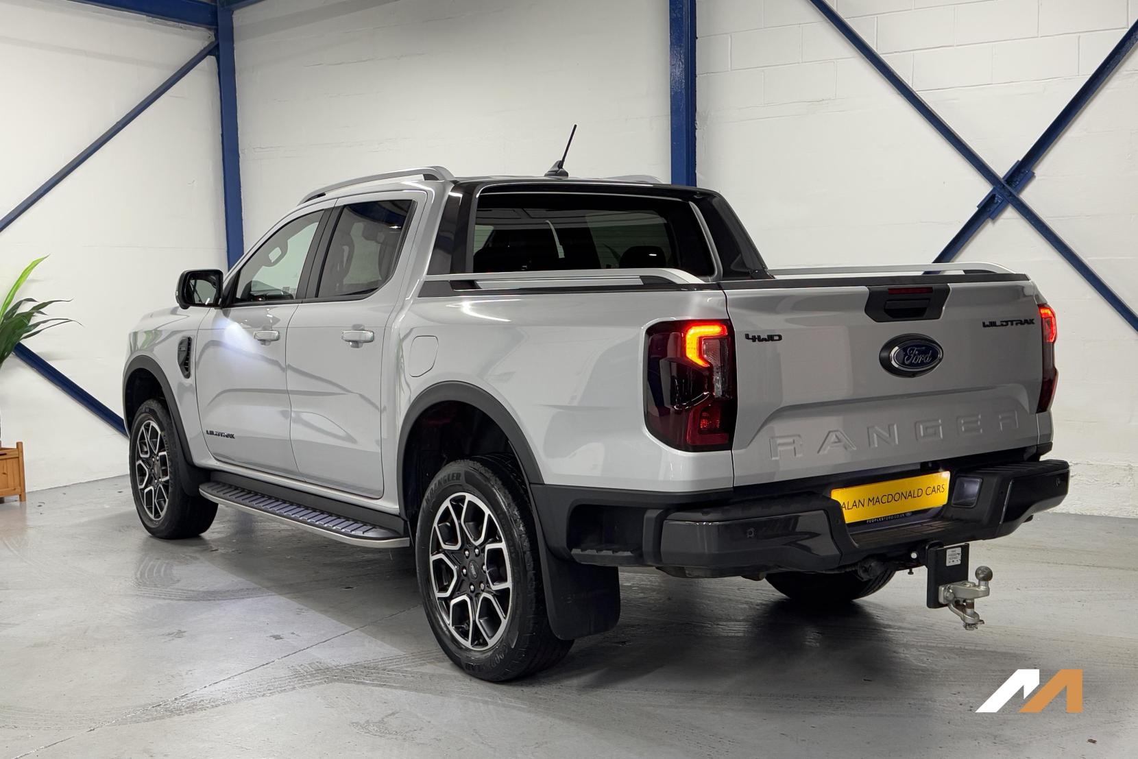 Ford Ranger 2.0 TD EcoBlue Wildtrak Pickup Double Cab 4dr Diesel Auto 4WD Euro 6 (s/s) (205 ps)