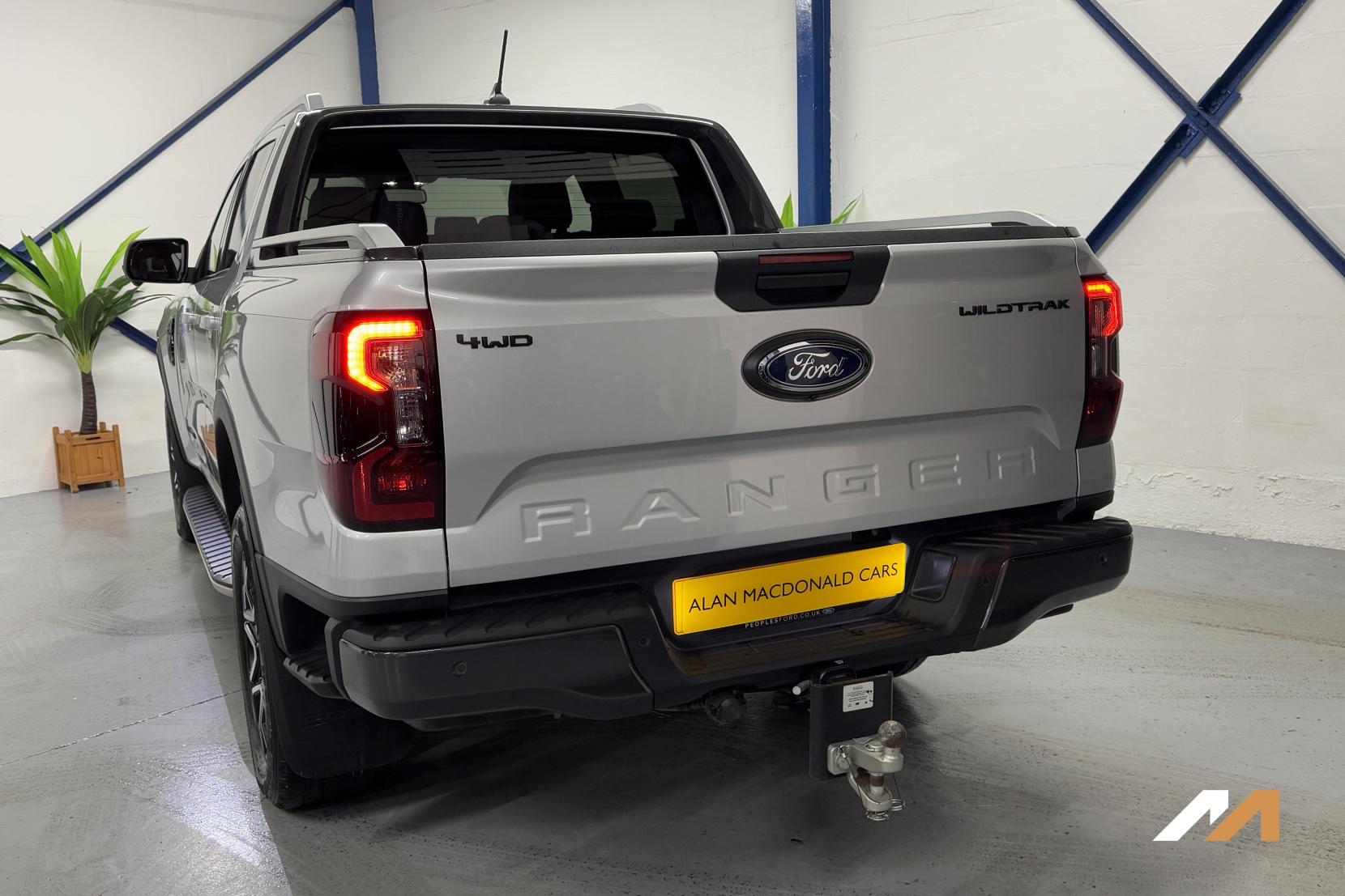 Ford Ranger 2.0 TD EcoBlue Wildtrak Pickup Double Cab 4dr Diesel Auto 4WD Euro 6 (s/s) (205 ps)