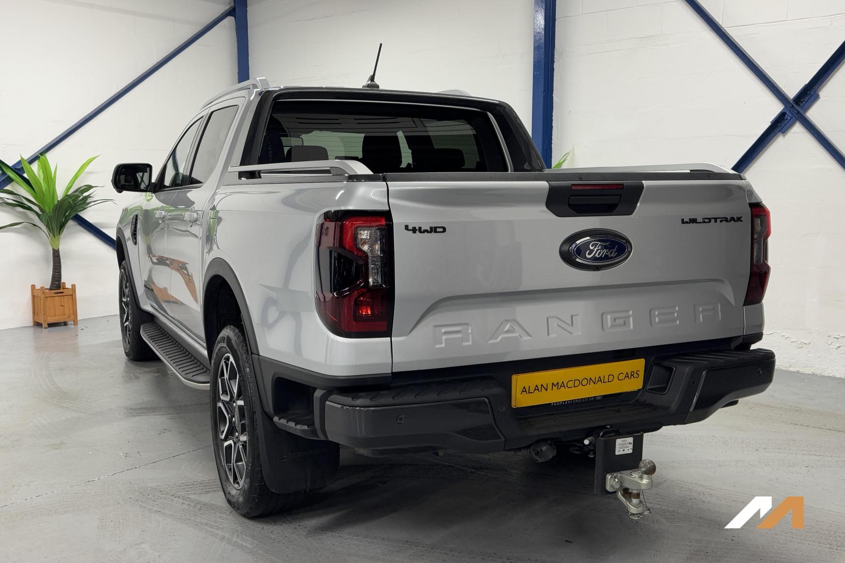 Ford Ranger 2.0 TD EcoBlue Wildtrak Pickup Double Cab 4dr Diesel Auto 4WD Euro 6 (s/s) (205 ps)