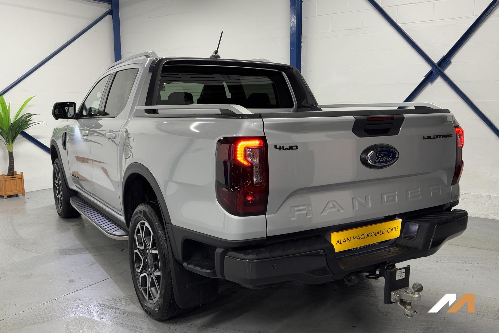 Ford Ranger 2.0 TD EcoBlue Wildtrak Pickup Double Cab 4dr Diesel Auto 4WD Euro 6 (s/s) (205 ps)