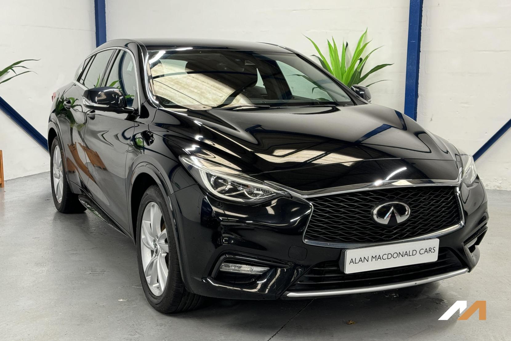 Infiniti Q30 1.5d Business Executive Hatchback 5dr Diesel Manual Euro 6 (s/s) (109 ps)