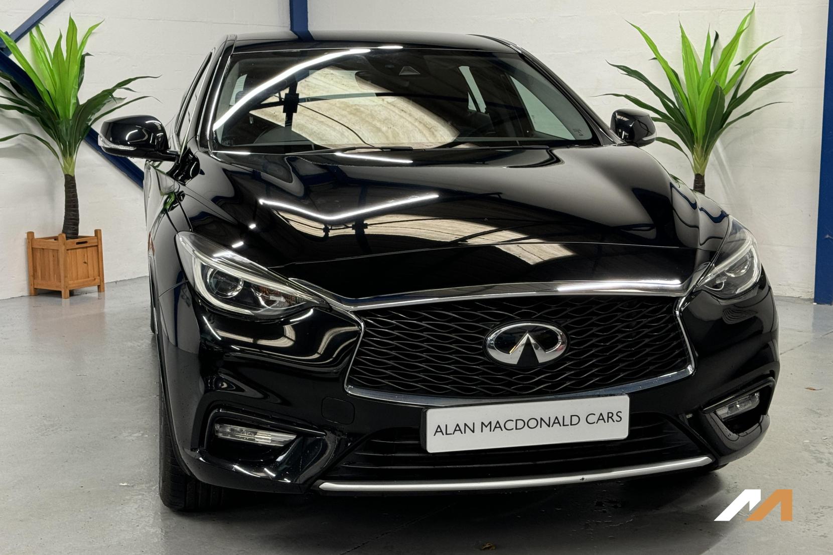 Infiniti Q30 1.5d Business Executive Hatchback 5dr Diesel Manual Euro 6 (s/s) (109 ps)