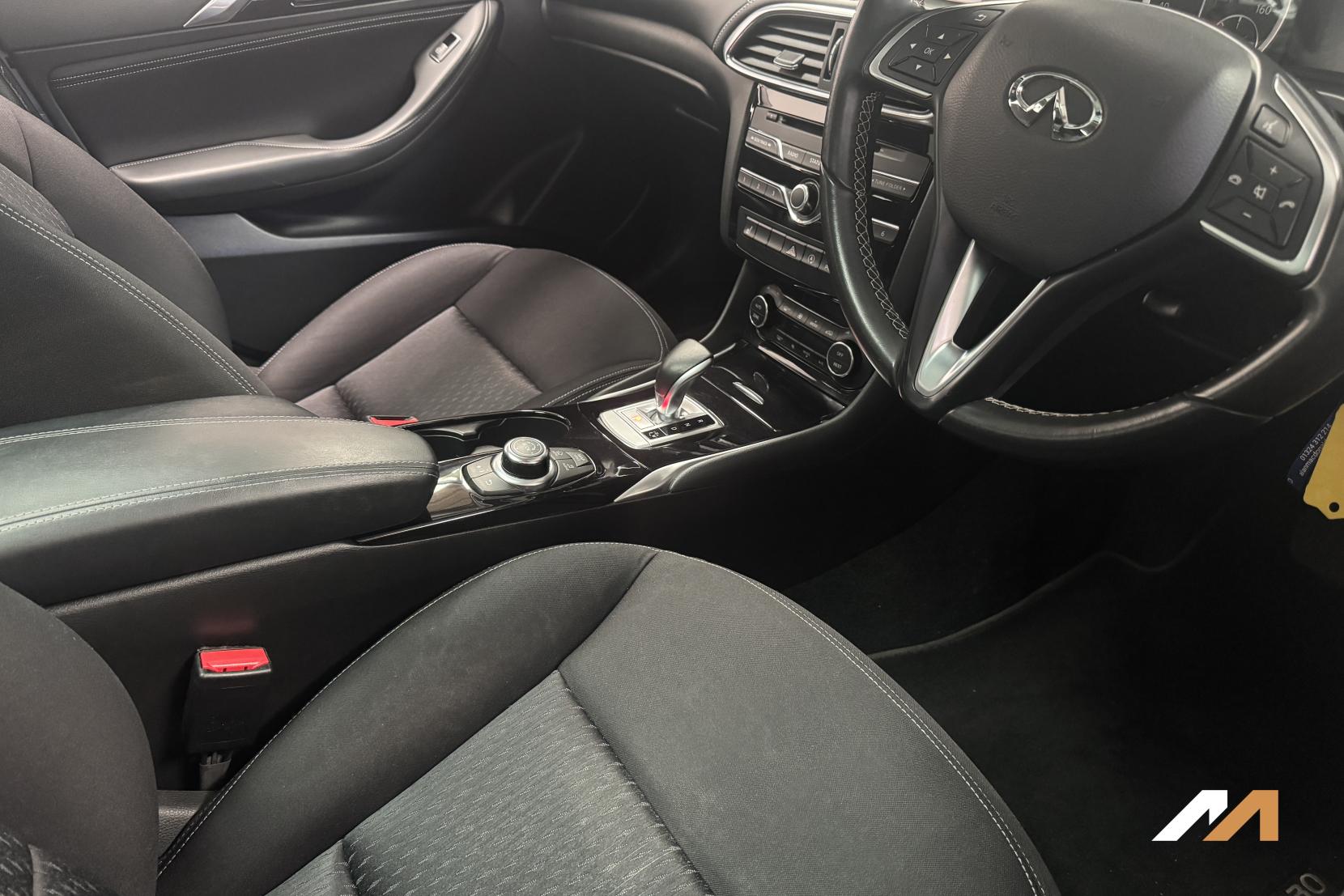 Infiniti QX30 2.2d Premium SUV 5dr Diesel DCT AWD Euro 6 (s/s) (170 ps)