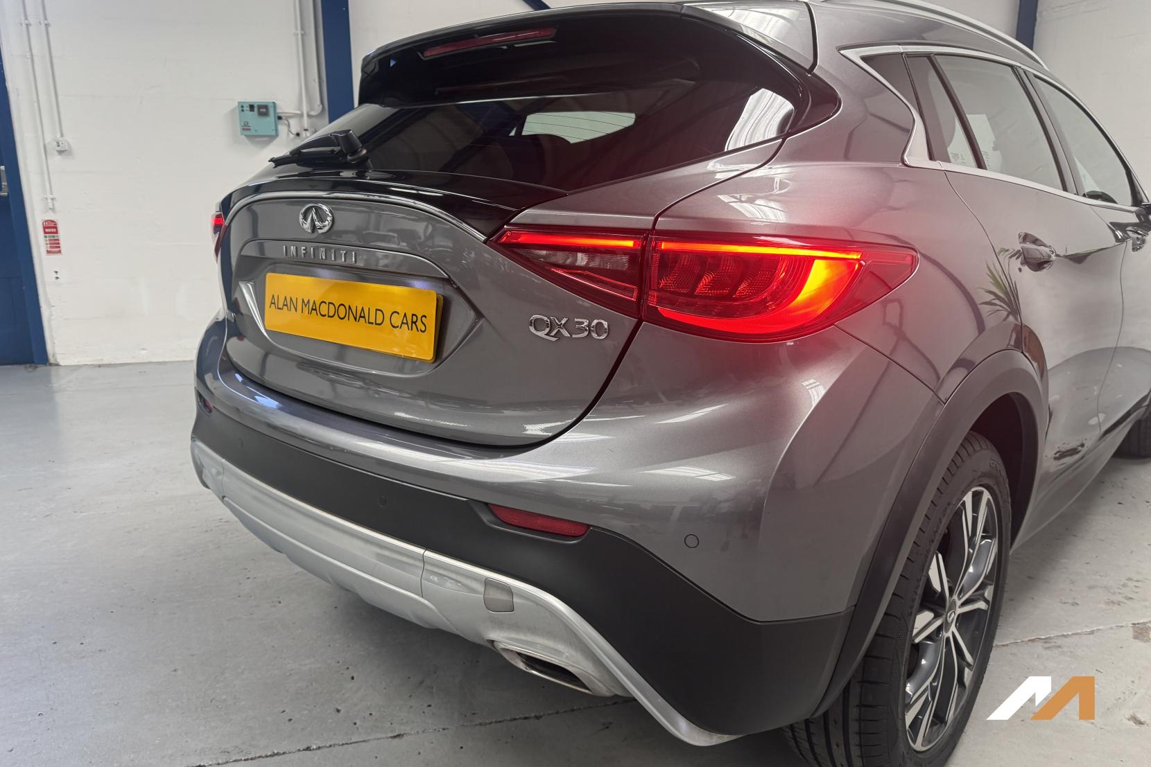 Infiniti QX30 2.2d Premium SUV 5dr Diesel DCT AWD Euro 6 (s/s) (170 ps)