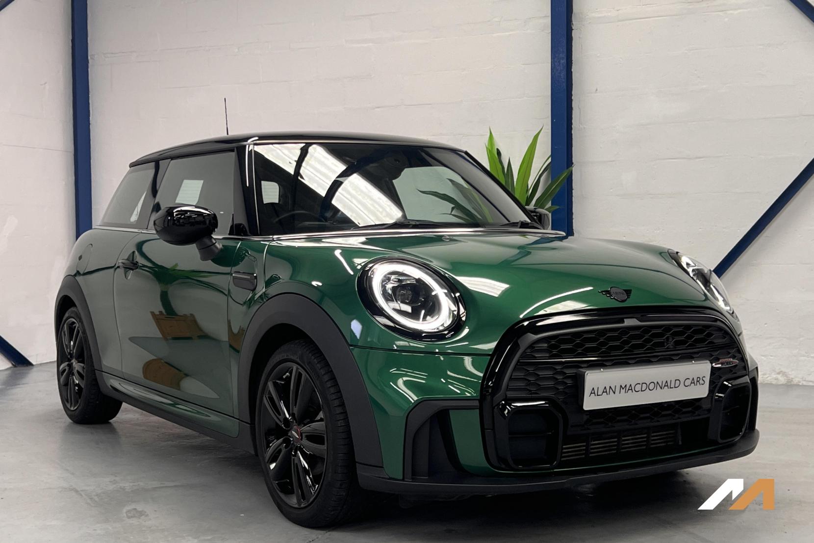 MINI Hatch 1.5 Cooper Sport Hatchback 3dr Petrol Manual Euro 6 (s/s) (136 ps)