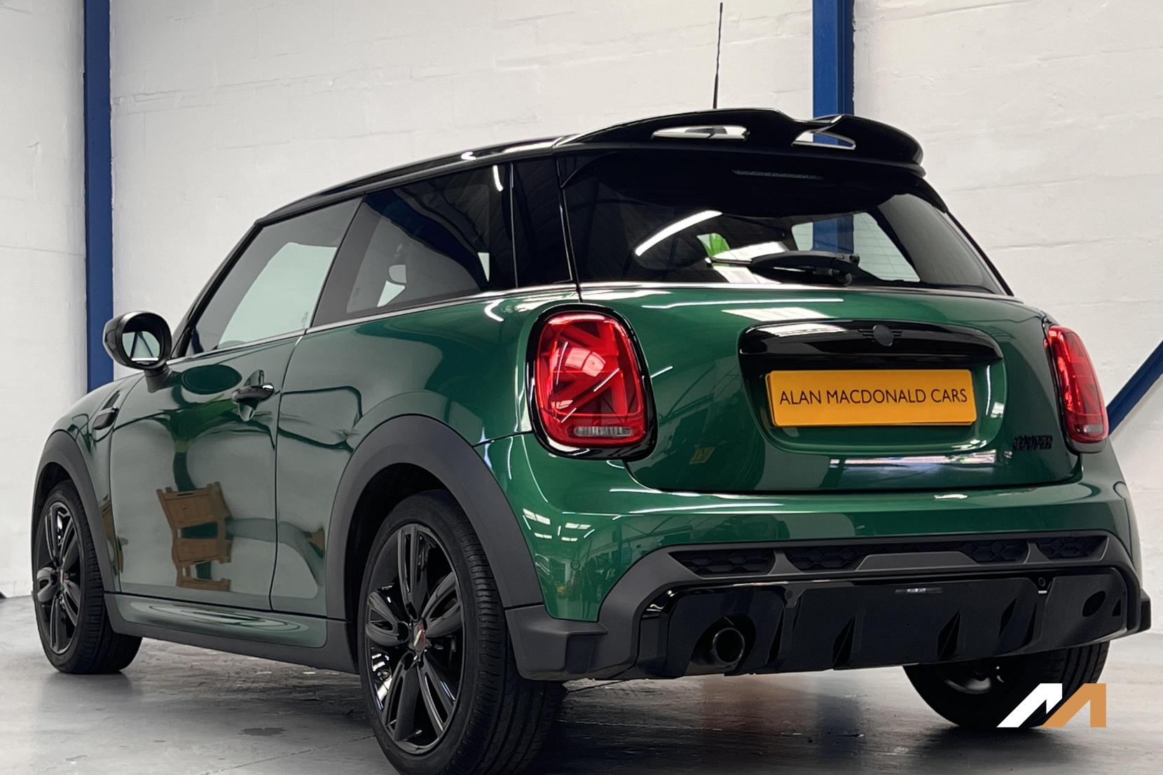 MINI Hatch 1.5 Cooper Sport Hatchback 3dr Petrol Manual Euro 6 (s/s) (136 ps)