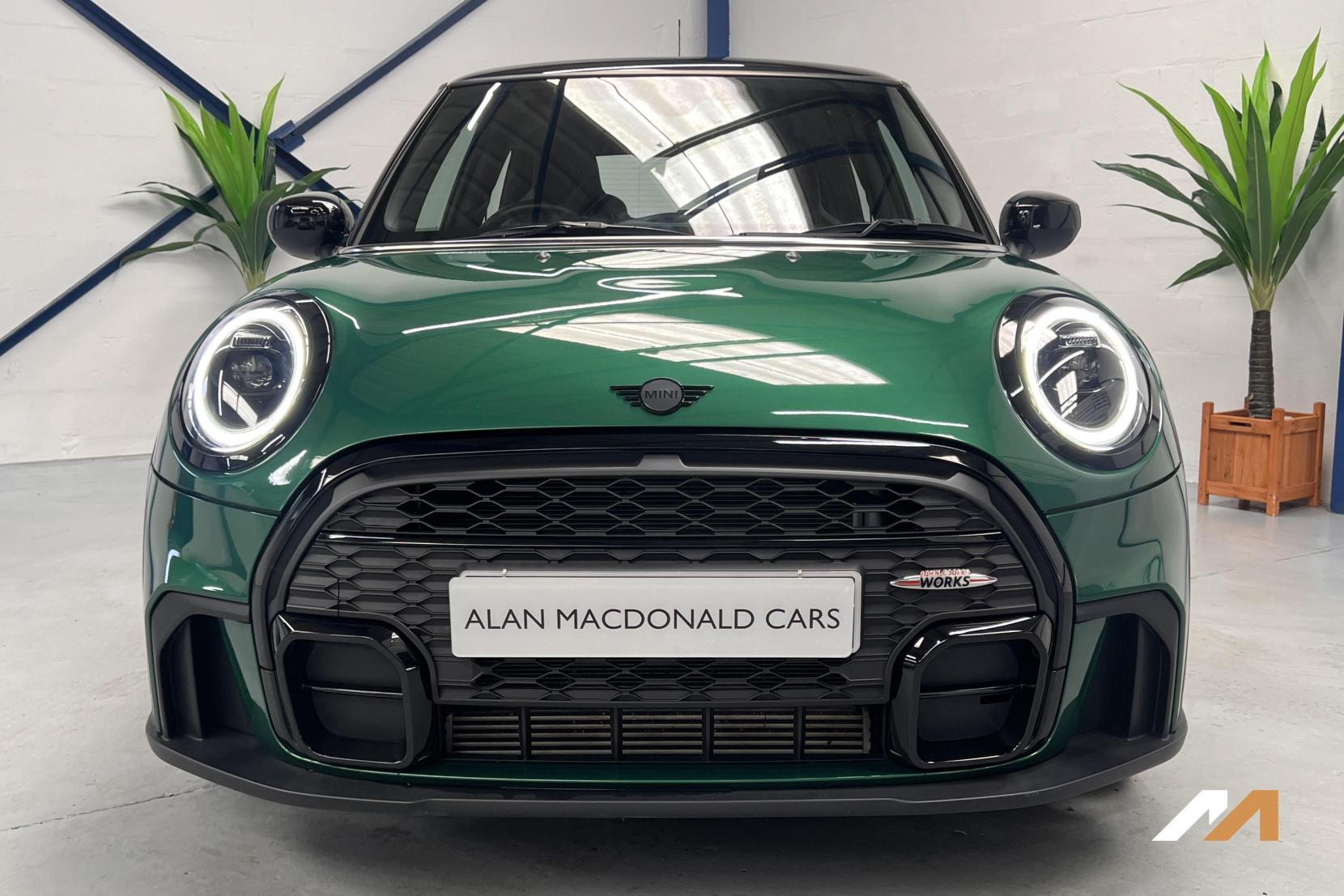 MINI Hatch 1.5 Cooper Sport Hatchback 3dr Petrol Manual Euro 6 (s/s) (136 ps)