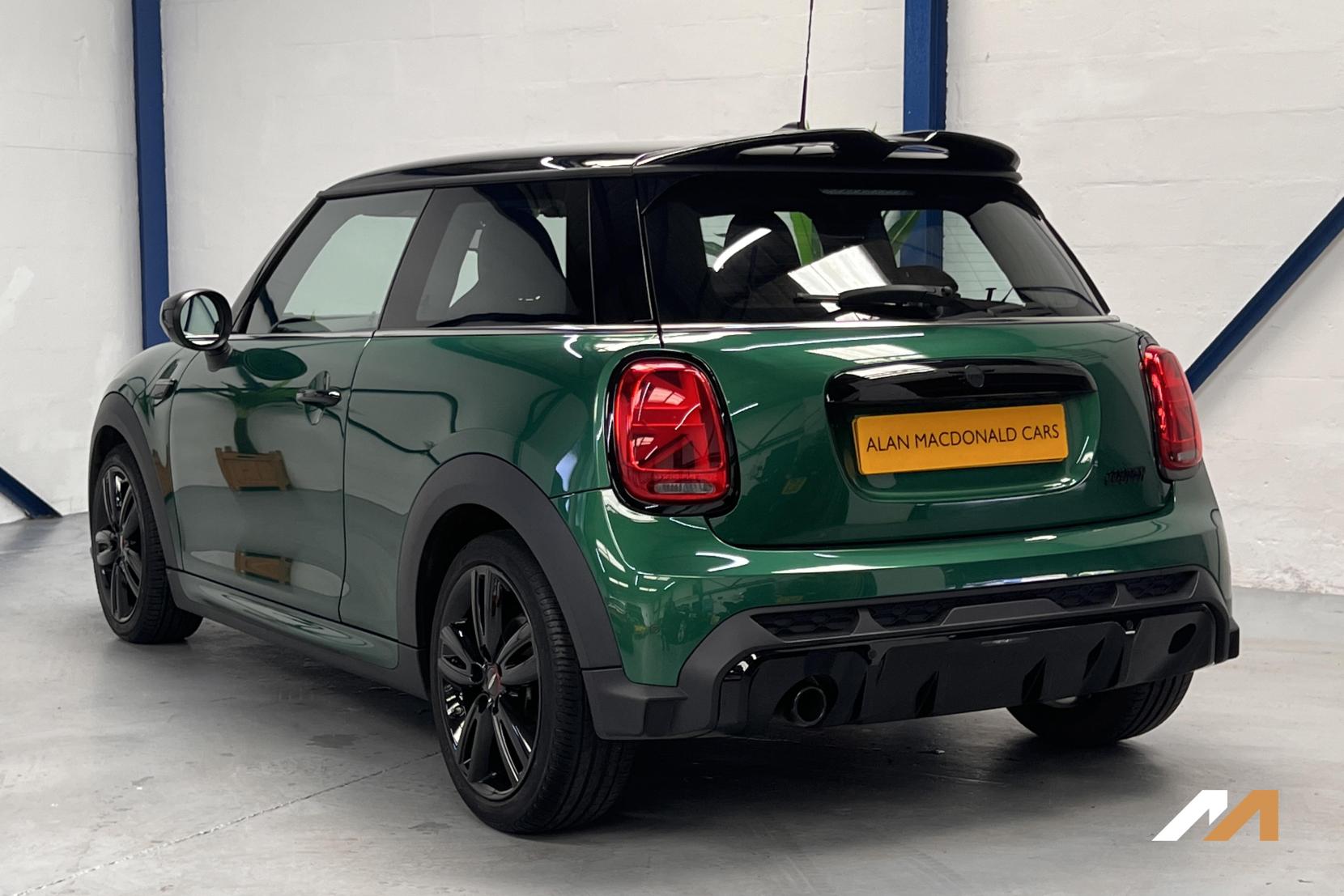 MINI Hatch 1.5 Cooper Sport Hatchback 3dr Petrol Manual Euro 6 (s/s) (136 ps)