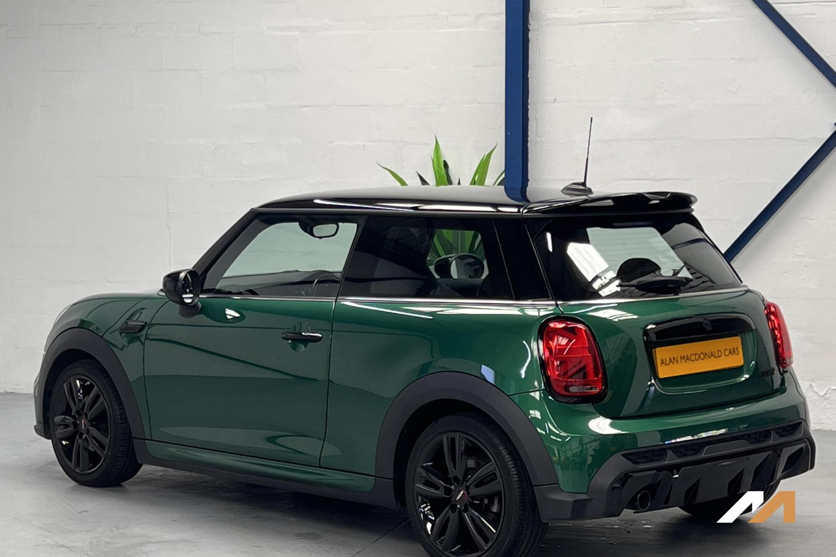 MINI Hatch 1.5 Cooper Sport Hatchback 3dr Petrol Manual Euro 6 (s/s) (136 ps)