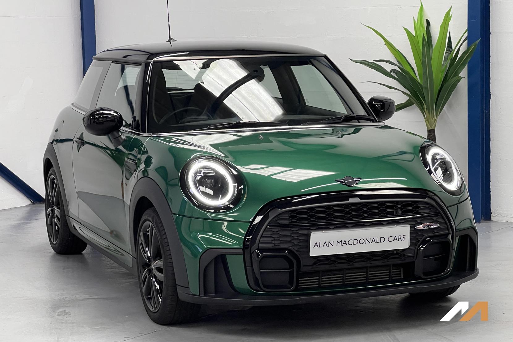 MINI Hatch 1.5 Cooper Sport Hatchback 3dr Petrol Manual Euro 6 (s/s) (136 ps)