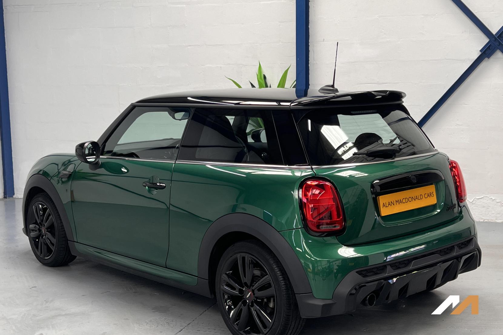 MINI Hatch 1.5 Cooper Sport Hatchback 3dr Petrol Manual Euro 6 (s/s) (136 ps)