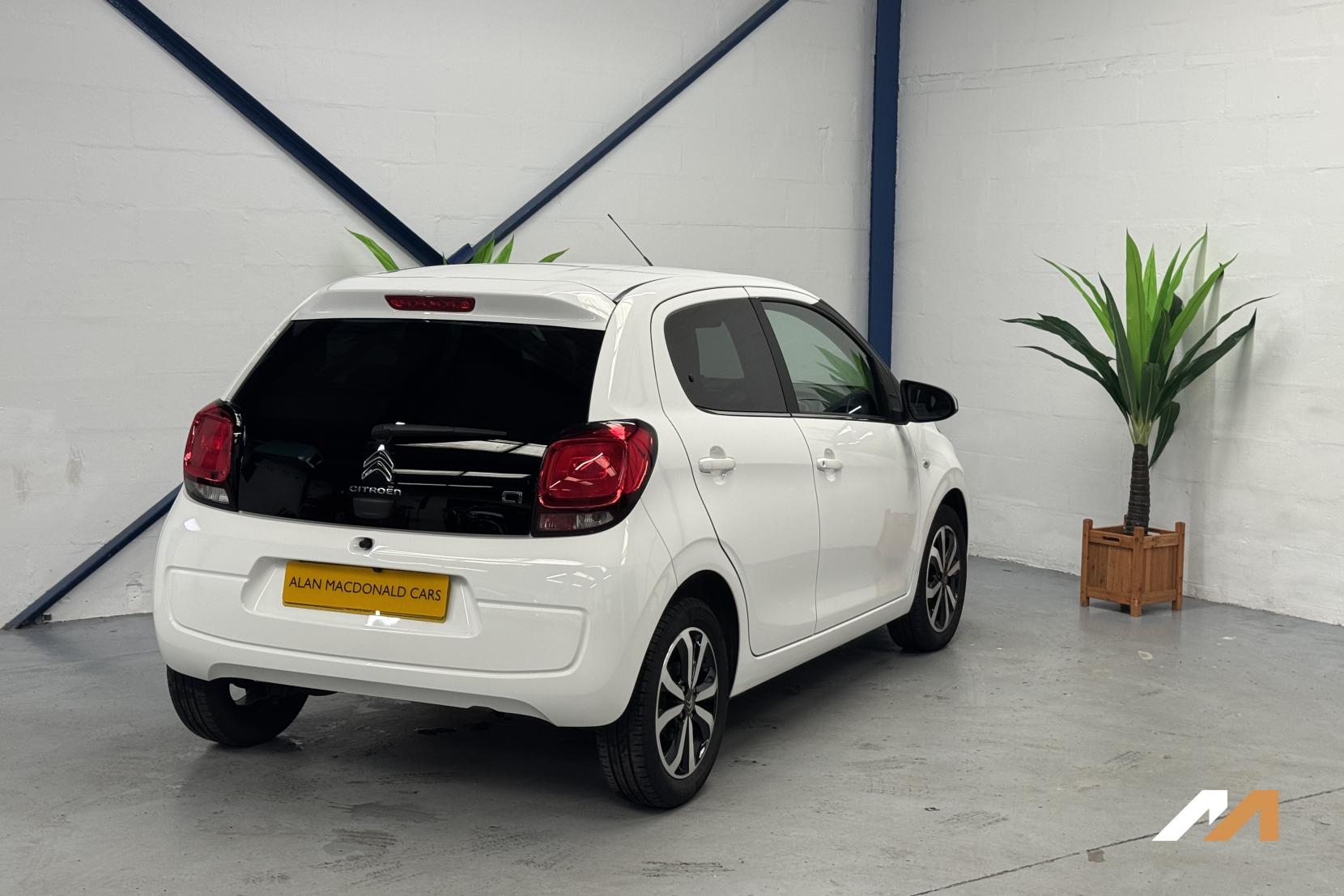 Citroen C1 1.0 VTi Shine Hatchback 5dr Petrol Manual Euro 6 (s/s) (72 ps)