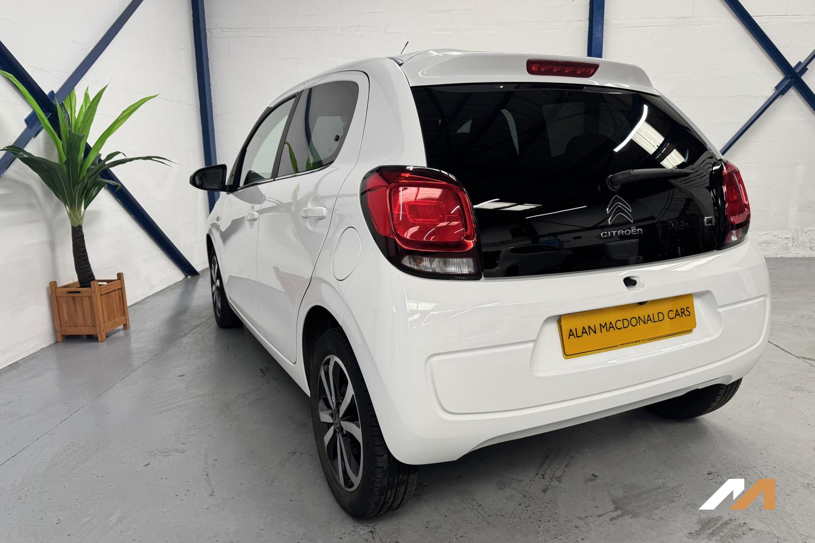 Citroen C1 1.0 VTi Shine Hatchback 5dr Petrol Manual Euro 6 (s/s) (72 ps)