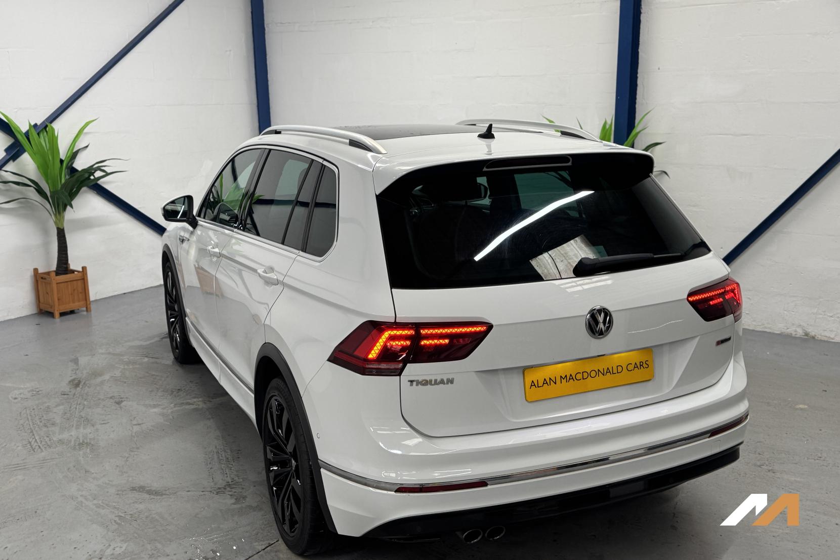 Volkswagen Tiguan 2.0 TSI R-Line SUV 5dr Petrol DSG 4Motion Euro 6 (s/s) (180 ps)