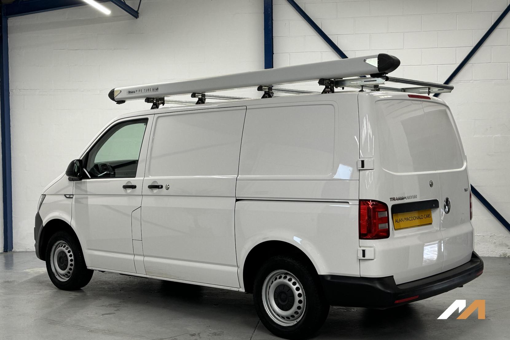 Volkswagen Transporter 2.0 TDI T28 BlueMotion Tech Startline Panel Van 5dr Diesel Manual FWD SWB Euro 6 (s/s) (84 ps)