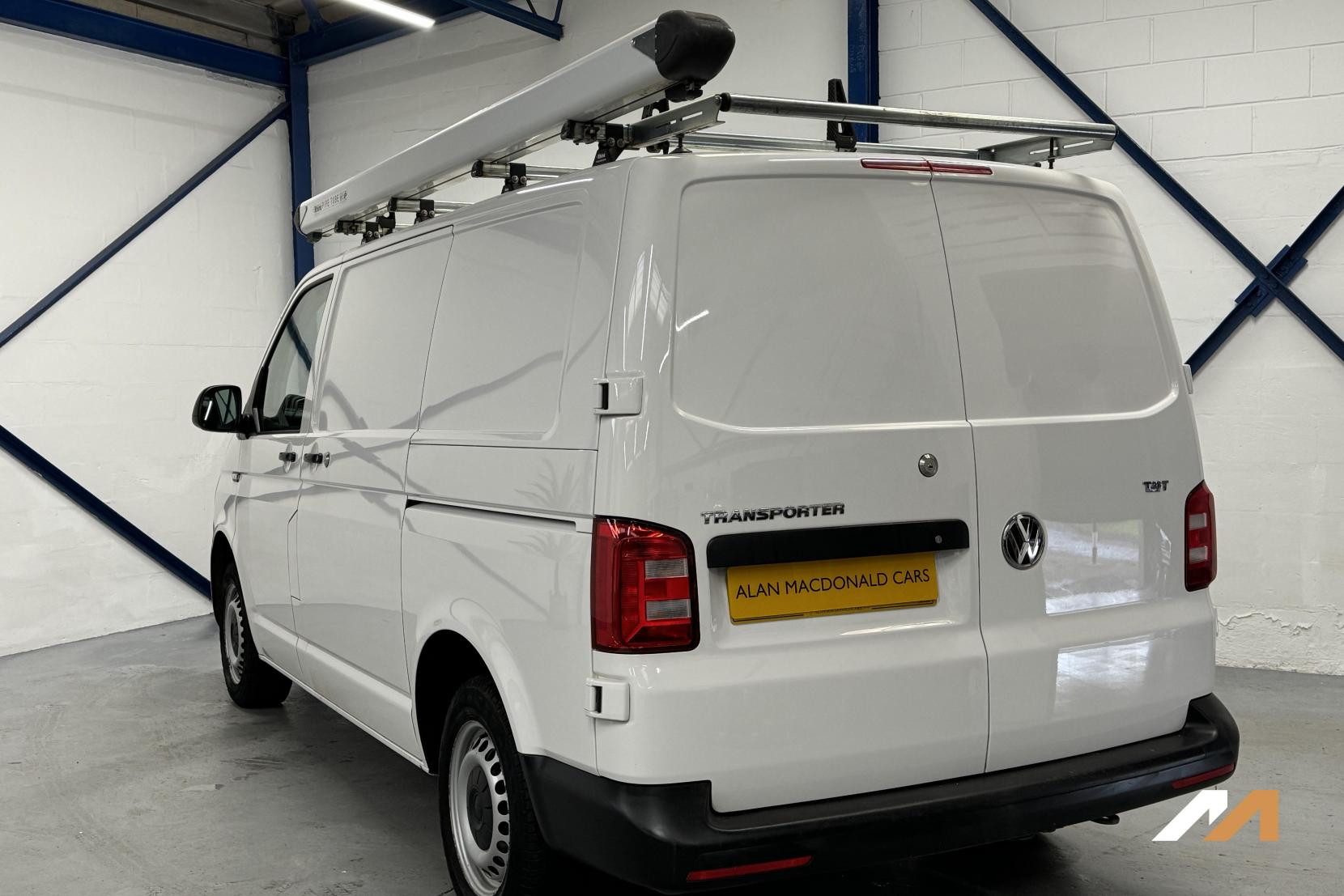 Volkswagen Transporter 2.0 TDI T28 BlueMotion Tech Startline Panel Van 5dr Diesel Manual FWD SWB Euro 6 (s/s) (84 ps)