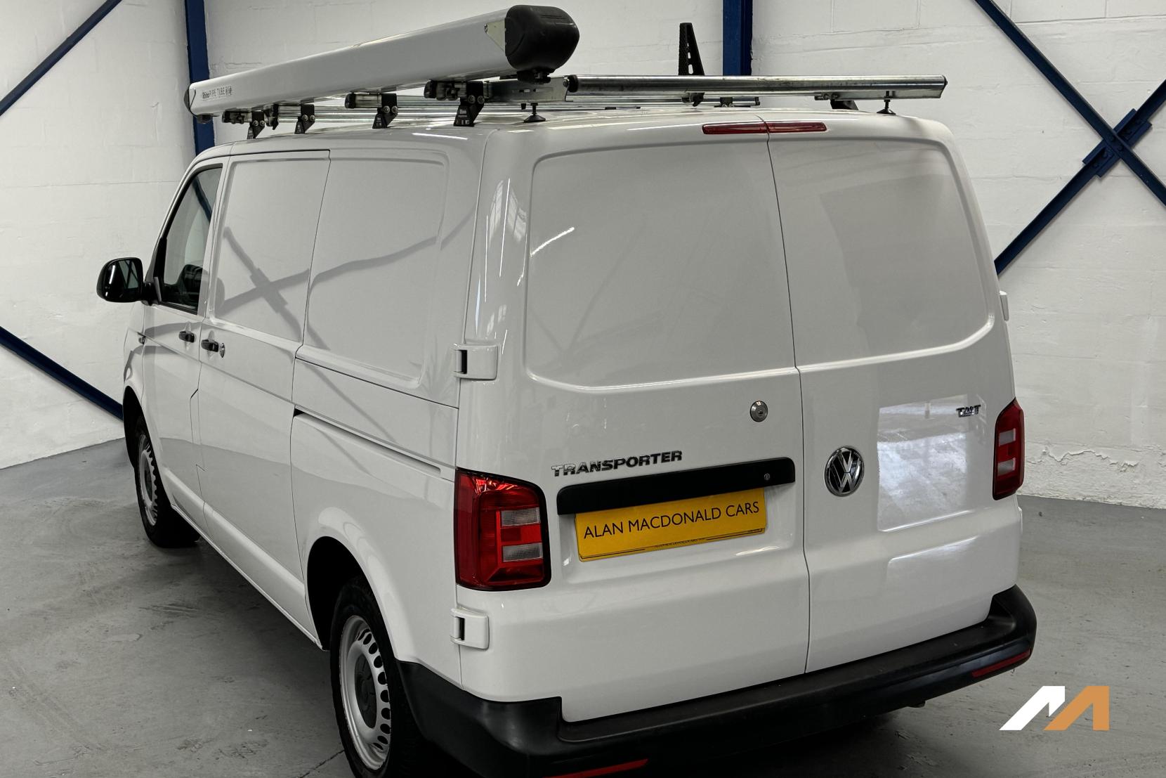 Volkswagen Transporter 2.0 TDI T28 BlueMotion Tech Startline Panel Van 5dr Diesel Manual FWD SWB Euro 6 (s/s) (84 ps)