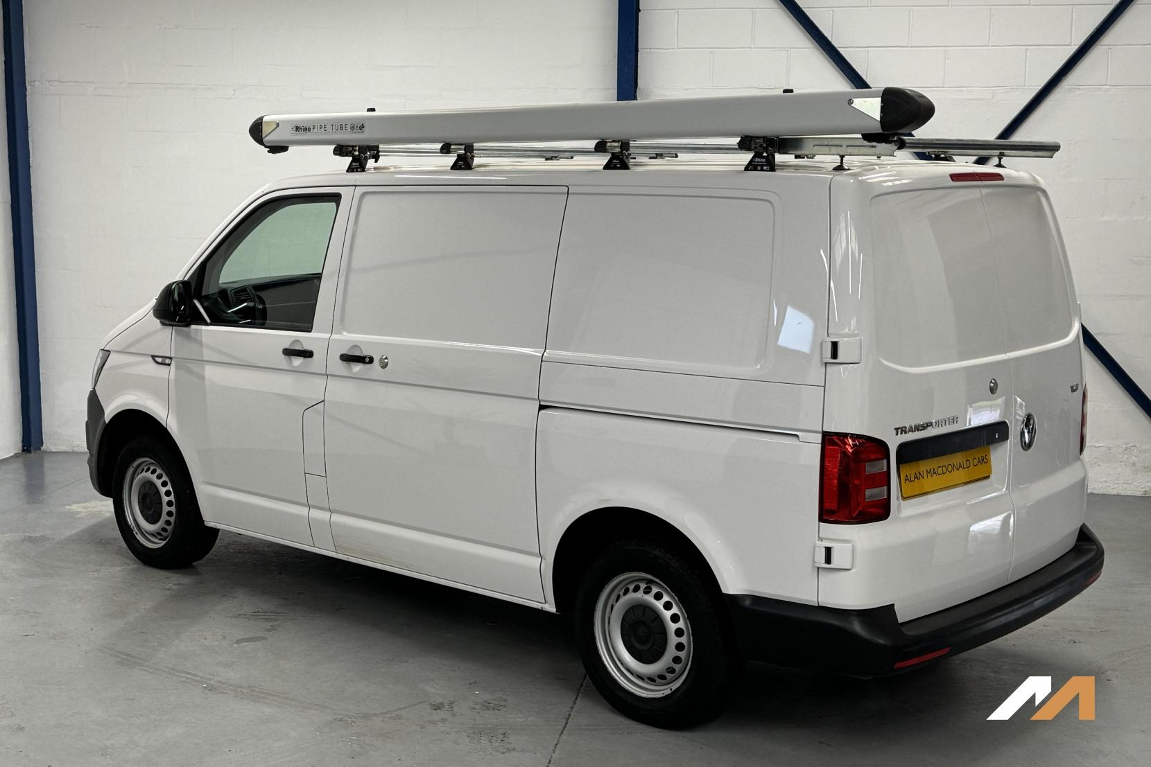 Volkswagen Transporter 2.0 TDI T28 BlueMotion Tech Startline Panel Van 5dr Diesel Manual FWD SWB Euro 6 (s/s) (84 ps)