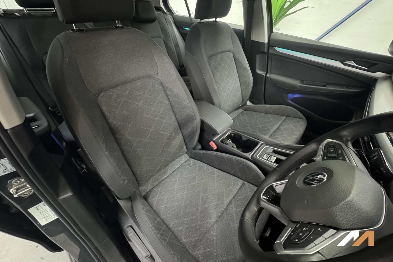 Volkswagen Golf 1.5 eTSI MHEV Life Hatchback 5dr Petrol Hybrid DSG Euro 6 (s/s) (150 ps)