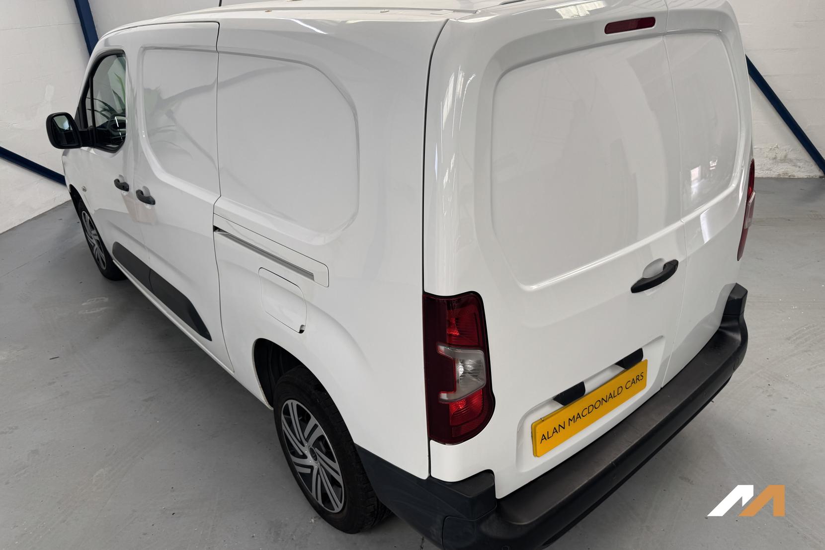 Citroen Berlingo 1.5 BlueHDi 950 Enterprise XL Panel Van 6dr Diesel Manual LWB Euro 6 (s/s) (100 ps)