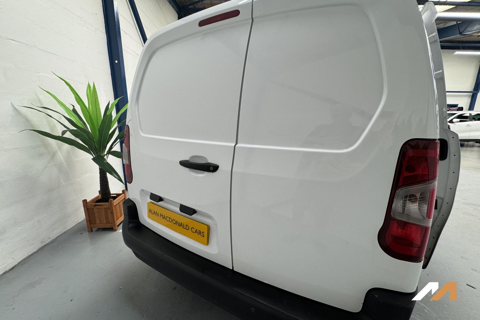 Citroen Berlingo 1.5 BlueHDi 950 Enterprise XL Panel Van 6dr Diesel Manual LWB Euro 6 (s/s) (100 ps)