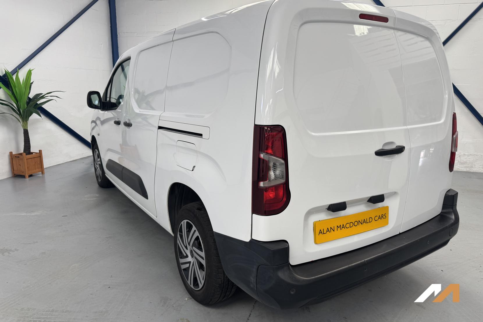 Citroen Berlingo 1.5 BlueHDi 950 Enterprise XL Panel Van 6dr Diesel Manual LWB Euro 6 (s/s) (100 ps)
