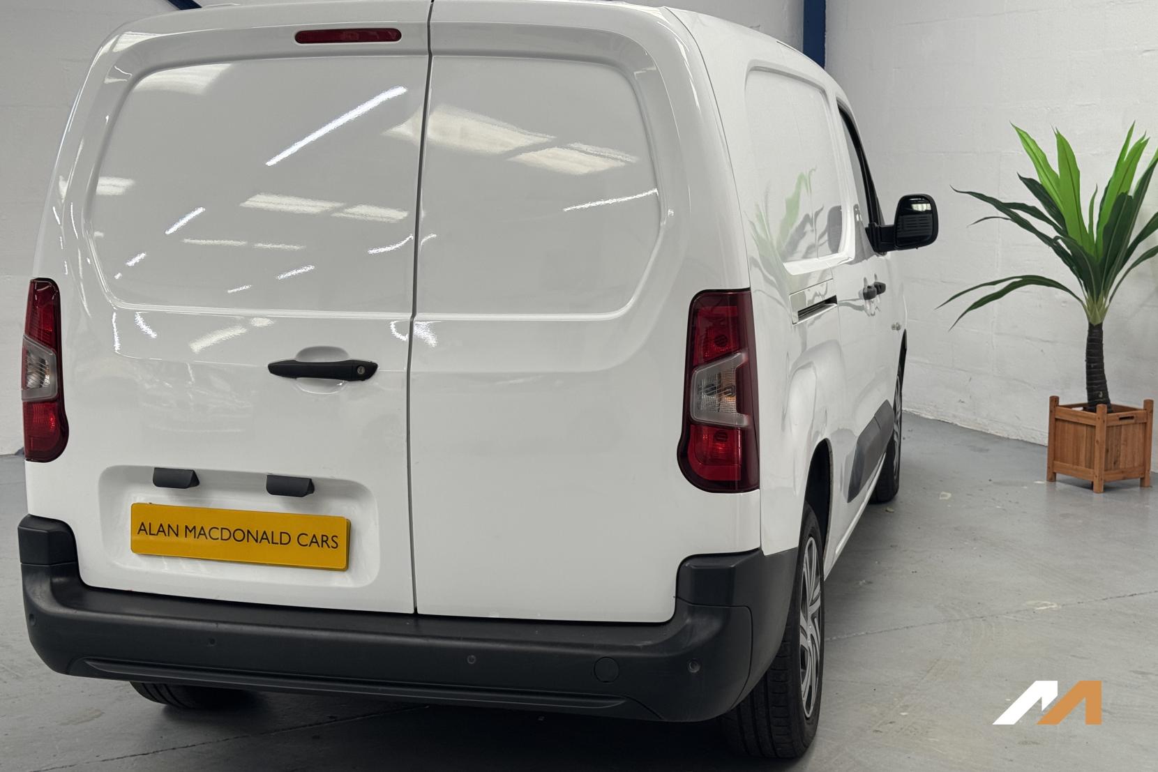 Citroen Berlingo 1.5 BlueHDi 950 Enterprise XL Panel Van 6dr Diesel Manual LWB Euro 6 (s/s) (100 ps)