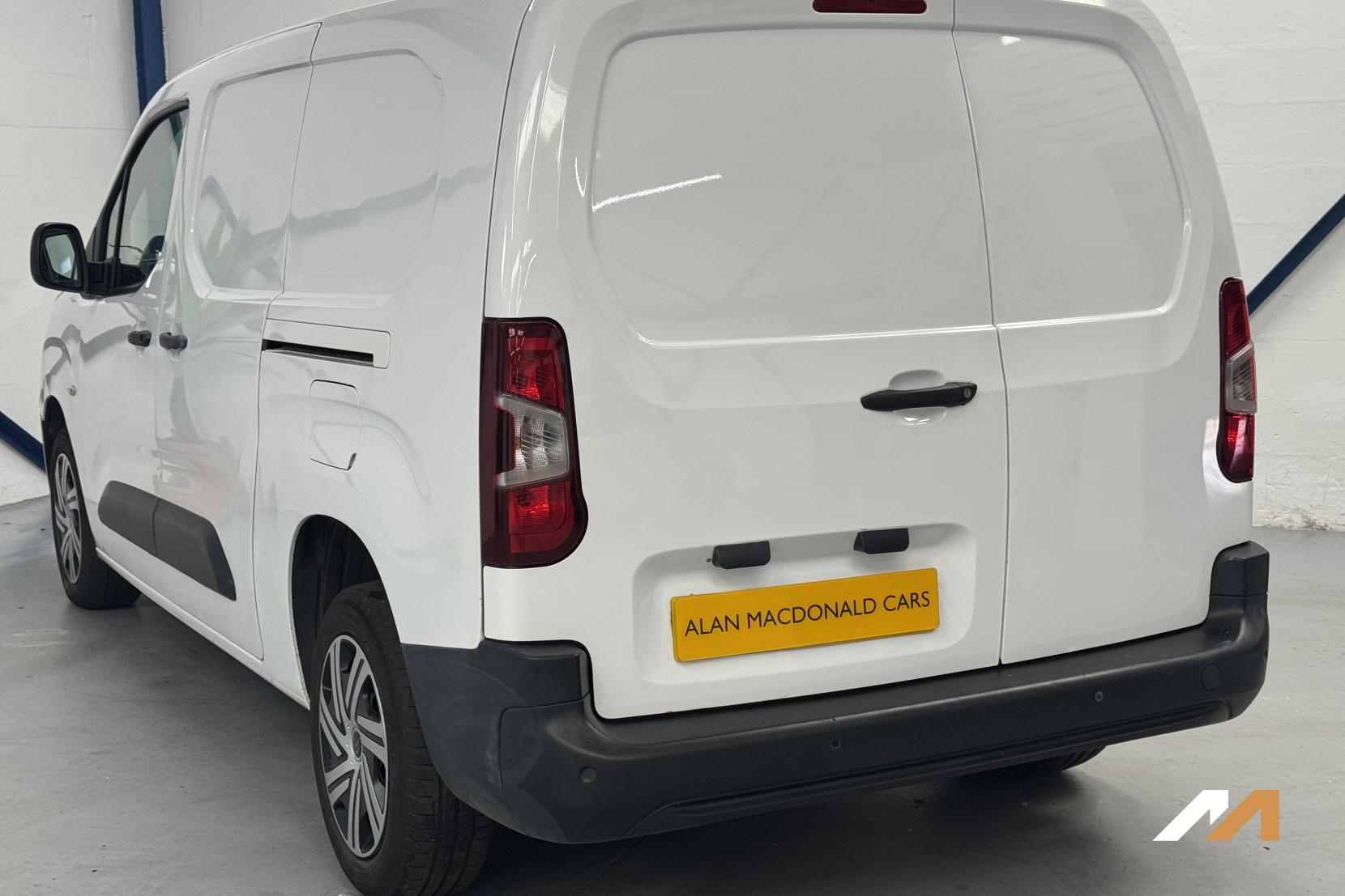 Citroen Berlingo 1.5 BlueHDi 950 Enterprise XL Panel Van 6dr Diesel Manual LWB Euro 6 (s/s) (100 ps)