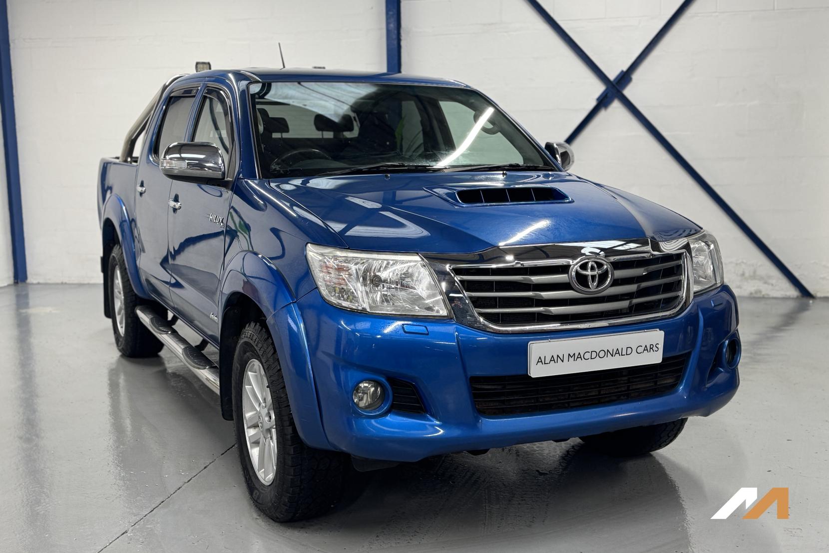 Toyota Hilux 3.0 D-4D Invincible Pickup 4dr Diesel Auto 4WD Euro 5 (171 ps)