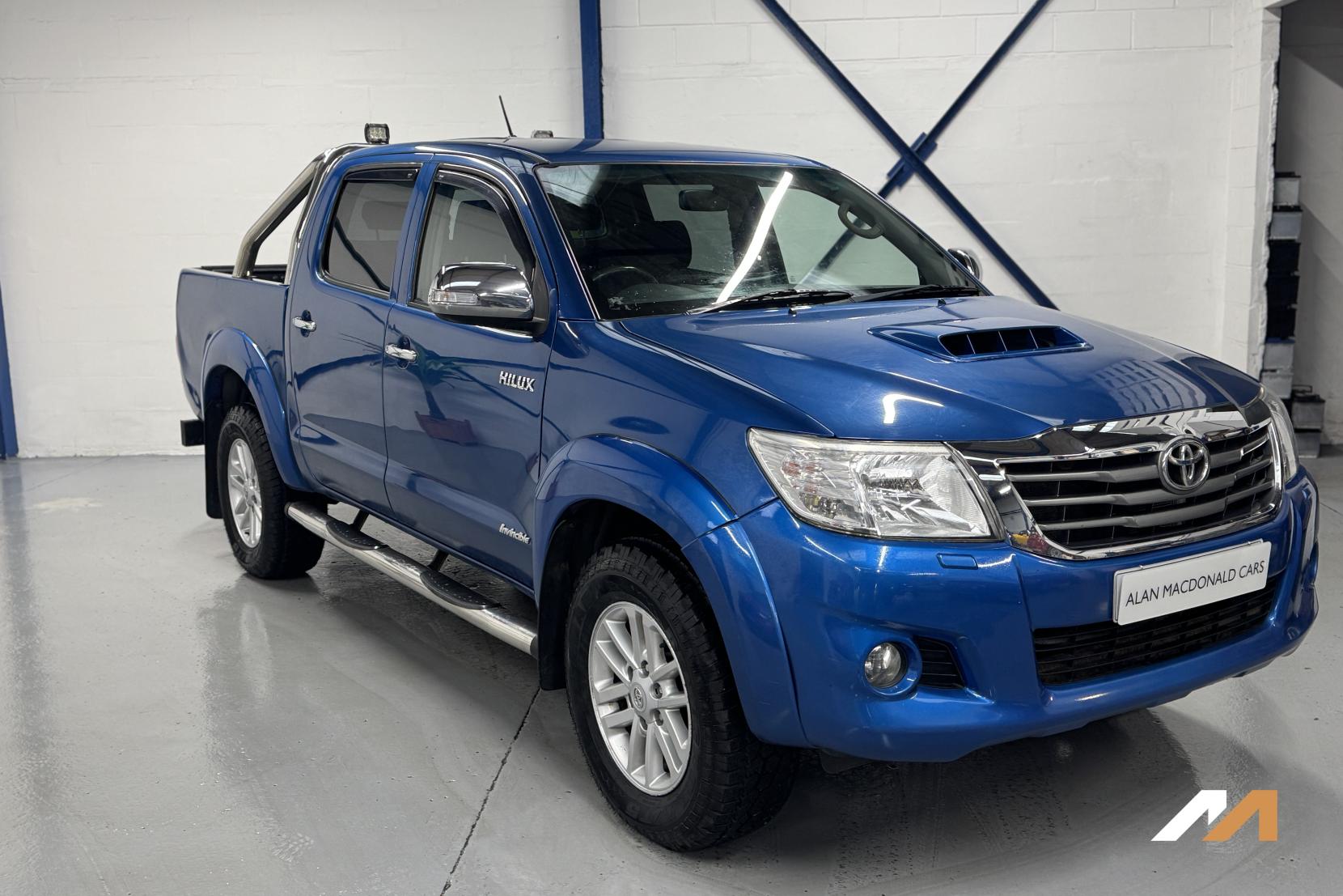 Toyota Hilux 3.0 D-4D Invincible Pickup 4dr Diesel Auto 4WD Euro 5 (171 ps)